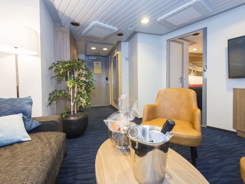 Expedition Suite | Suite on upper deck